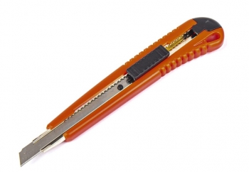 Нож с лезвием 9 мм, с металлическими направляющим, ABS корпус ARNEZI 