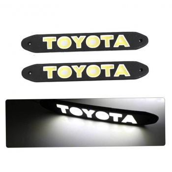 Дневные ходовые огни в форме логотипа Toyota